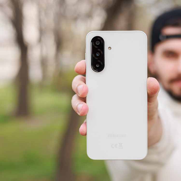 گوشی موبایل سامسونگ مدل Galaxy A26 دو سیم کارت ظرفیت 128 گیگابایت و رم 6 گیگابایت - ویتنام - به همراه شارژر 25 وات سامسونگ، کاور سیلیکونی و محافظ صفحه نمایش